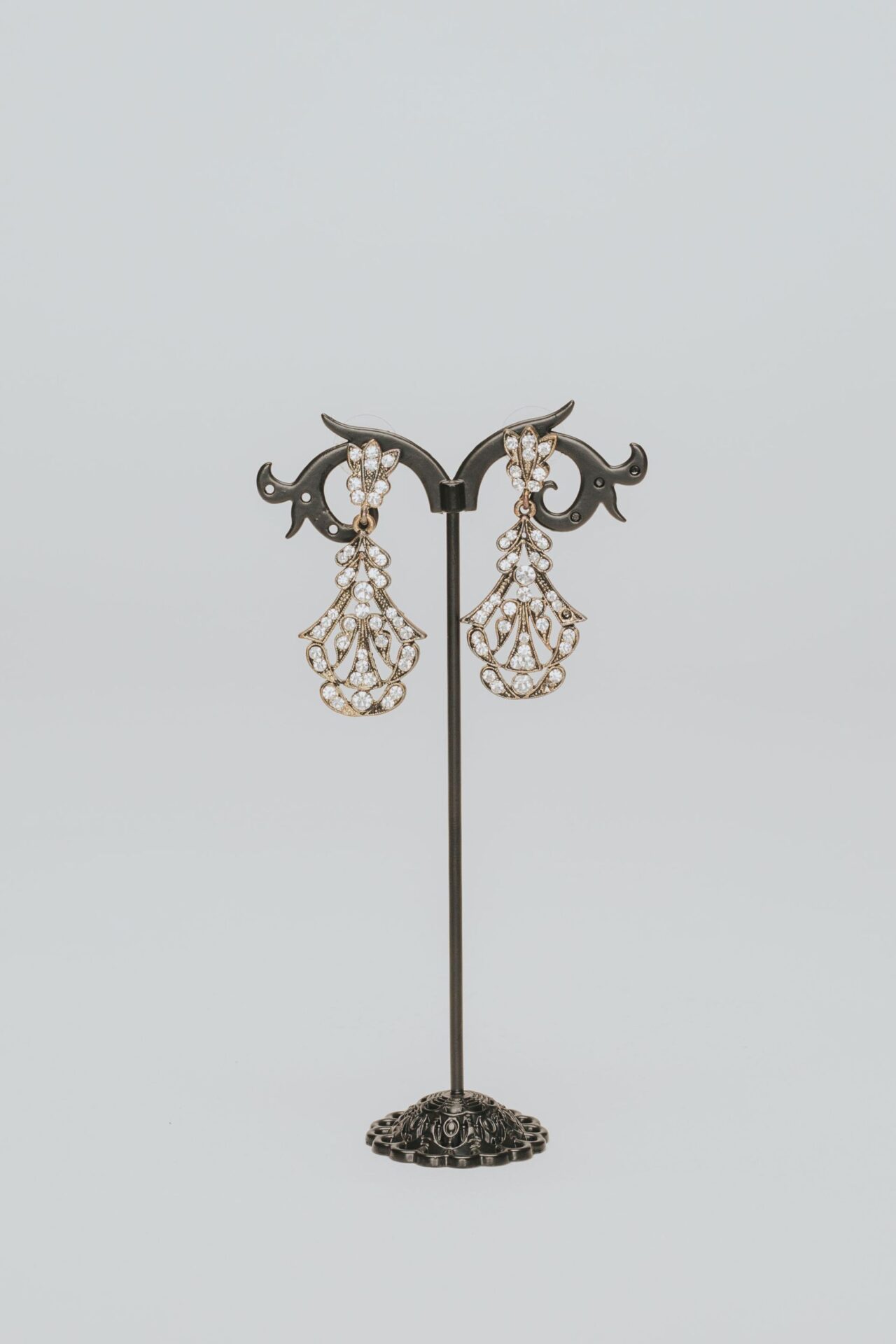 Pendientes dorados con diseños