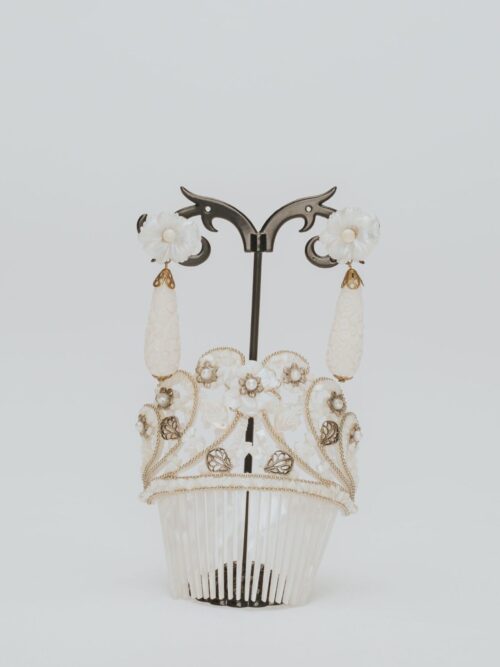 Peineta nacarada blanca