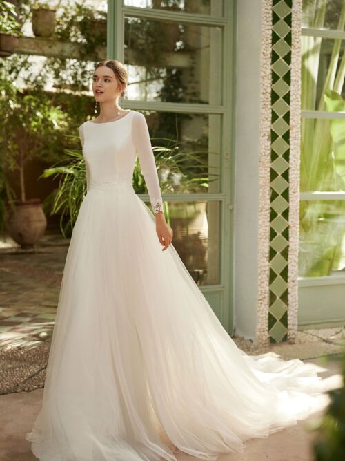 8B05 LAURA ALMA NOVIA