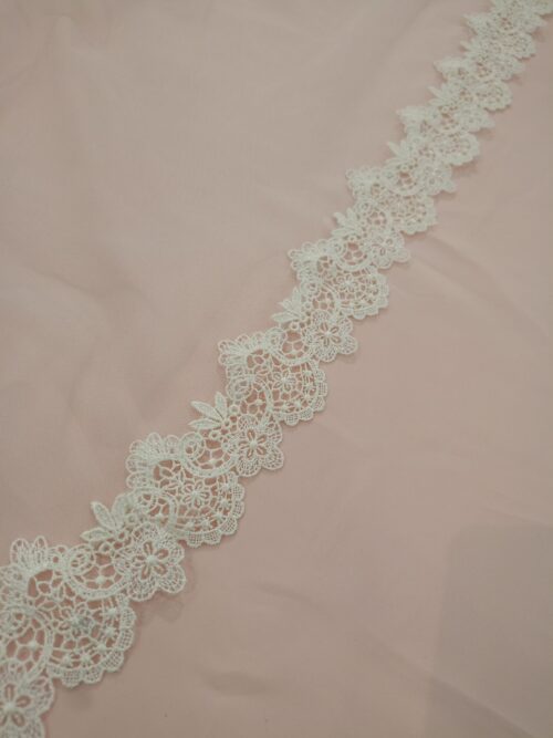 Velo con blonda floral