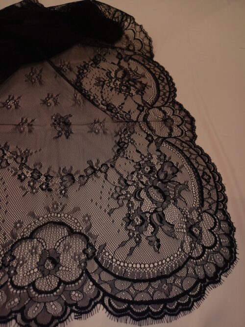 MANTILLA NEGRA 1002