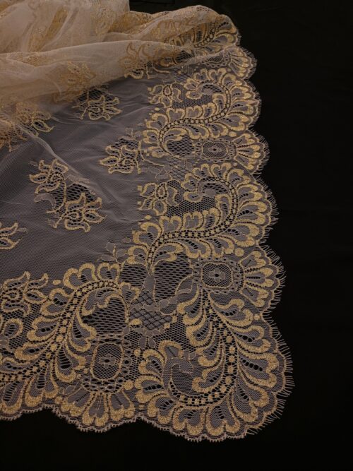 MANTILLA CRUDA DORADA