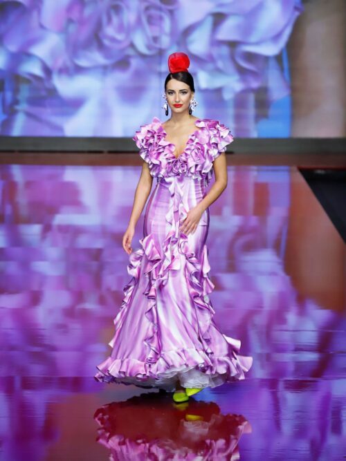 Trajes de flamenca rocieros - Vestido morado de la colección Hilo Invisible