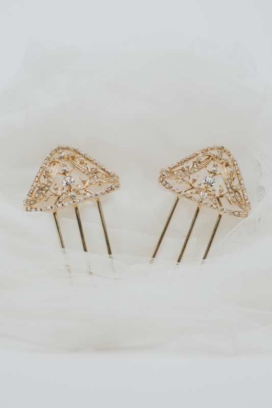 Peines novia triángulo