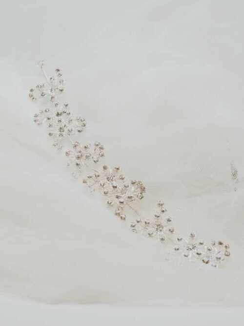 Tocado flexible calado