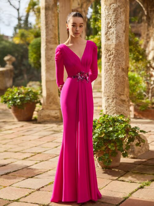 Vestido largo de gasa con pedrería de Marfil Barcelona