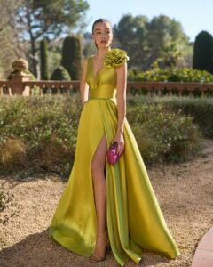 Vestido largo de mikado con tirantes florales